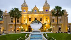 Questo bellisimo appartamento traversante si trova a due passi dalla famosa place des moulins in una residenza con concierge. Casino Monte Carlo Case Vacanze Case In Affitto Etc Vrbo