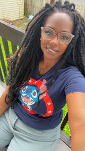 Am I single? Or desperate! Because at 43 I have no children and feel  isolated! 😢🤕💔😭