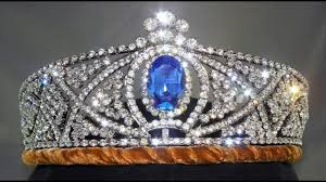 And her chosen headpiece is not simply beautiful—it's a special piece of royal history. Replica Of Meghan Markle S Wedding Tiara With Sapphire Motif Youtube