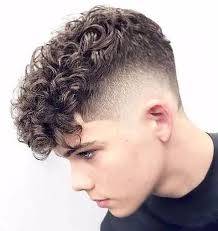 7 kıvırcık saçlı erkeklerin kullanacağı saç stilleri. 2021 De Yaza Damga Vuracak Erkek Sac Modelleri Nelerdir Kuafor Kadir Alkan Yorumluyor