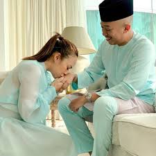 Strategi nora danish buka butik selepas raya. Raya Ke Krismas Sedondon Bersama Keluarga Baju Raya Nora Danish Dikritik Kisah Dunia