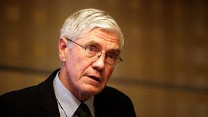 Ex Treasury figures urge PM to do more to explain budget mess