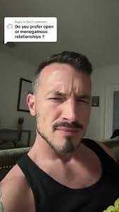 Derek Cage's Instagram, Twitter & Facebook