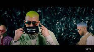 Roses (imanbek remix) latino gang. Enciclopedia Urbana On Twitter El Primer Clip Del Ano En El Cual Bad Bunny Aparecio Con Este Accesorio Fue No Me Conoce Remix El Artista Utiliza Dos Cubrebocas Uno Llano Y Otro