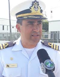 Navio da Marinha não encontra manchas de óleo na superfície do mar