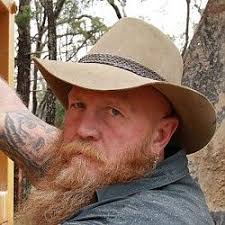 What a great bloke Rod Manning is. We love his sayings when finding opal. "  Tickle me grandmother Les" " It's big and it's cheesey" Apparently it is  Pickle me grandmother not