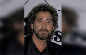 Blake Shelton Mourns The Death Of Country Star Earl Thomas Conley