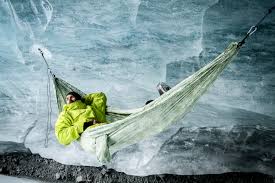 The eno ember 2 offers 3 season comfort with its temperature rating of 50°f. Quick Tips Stay Warm When Winter Hammocking Gearjunkie