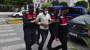Manavgat emniyet müdürlüğü narkotik suçlarla mücadele grup amirliği ekipleri manavgat'ta uyuşturucu madde ticareti ile kullanımını önlemeye yönelik çalışmalarını aralıksız. Antalya Da Kovalamaca Sonucu Yakalanan Uyusturucu Zanlisi Tutuklandi Son Dakika Haberleri