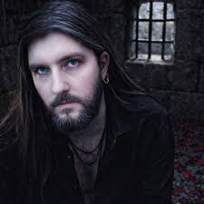 Awesome မ This crow couple has has been together for more than 12 years.  She broke her beak 8 years ago in a collision with a car. He has patiently  fed her