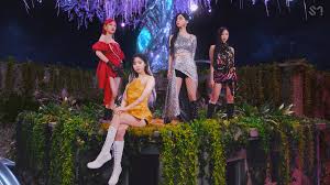 The group consists of karina, giselle, winter and ningning. 2tkz1vb5ovubbm