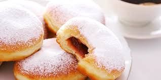 Donat ini merupakan kue yang digoreng, dibuat dari adonan tepung terigu, gula, telur, dan mentega. 5 Varian Resep Aneka Kue Donat Yang Enak Dan Tentu Saja Mudah Dibuat