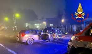 Un ponte sulla strada statale 45, in alta valtrebbia nel piacentino, è crollato oggi intorno alle 15. Schianto Frontale A Chignolo Po 3 Feriti Le Foto Dell Incidente Prima Pavia