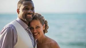 Linda Brown, missing Chicago teacher, found dead in Lake Michigan, Cook County Medical Examiner's Office says - ABC7 Los Angeles