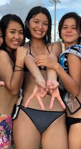 沖縄のJK 発育 アメリカ 級の発育 写真