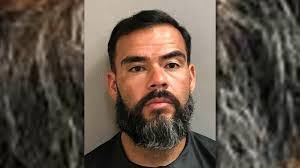 Alon Bee's Instagram, Twitter & Facebook