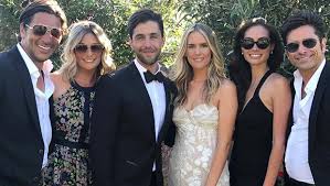 Josh peck puts his fit body on display while enjoying some fun in the sun during a trip to the beach on monday (february 26) in. Drake Bell Disses Josh Peck Over Wedding Invite See Nasty Messages Hollywood Life