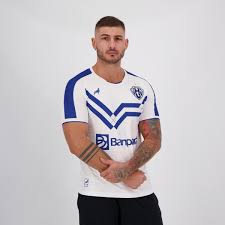 Jun 02, 2021 · em sua apresentação oficial, o atacante, que originalmente jogo na posição de centroavante, mas também pode ser utilizado pelas pontas, revelou que vestir a camisa do paysandu é a. Camisa Lobo Paysandu Ii 2021 Futfanatics