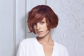 Coupe cheveux mi long dégradé effilé avec frange 50 ans; Carre Degrade Comment Le Choisir Et Bien L Entretenir