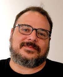 Darryl Maloney's Instagram, Twitter & Facebook