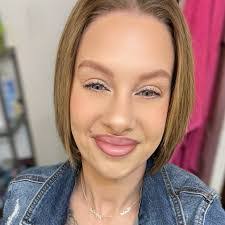 Ramona Vaughan's Instagram, Twitter & Facebook