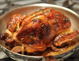 Puedes agregar sabor al pollo con una bebida alcohólica. Receta De Pollo Asado Con Cerveza Unareceta Com