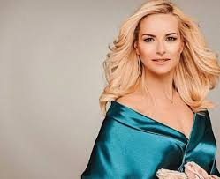 Η ηλικία που έχει ο σύζυγος της. Maria Mpekatwroy H Fwtografia Me Magio Poy Entypwsiase Sto Instagram In Gr