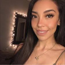 Best nail salons in Conroe or The Woodlands?