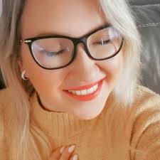 Been a while since I had a dump.. 💩 1. The new pup, Elvis! 2. Me and Debs  after the garden centre 3 Yorkshire is stunning. 4. More time in the studio