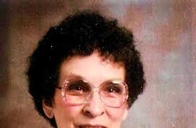 Harriet Combs's Instagram, Twitter & Facebook