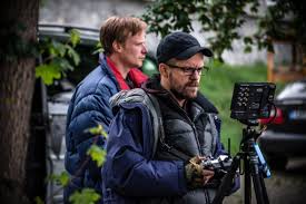 Jeho otec není příliš vidět a kvůli rozvodům je i stranou rodinného dění. Po Mnichovskem Komplexu Vyleti Drony Petr Zelenka Nataci Novy Film Modelar Ct24 Ceska Televize