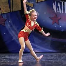 Day 7 Bigger Isn T Better It Was So Cute Dance Moms Girls Dance Moms Mackenzie Dance Moms