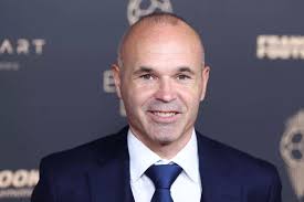 إنييستا على رادار الكرة المغربية: خبرة عالمية تطرق أبواب الجامعة الملكية