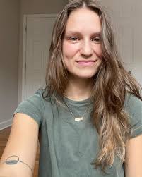 Alyssa Bates (@yogilysss) • Instagram photos and videos