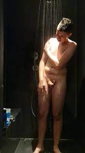 Dusch fkk boy nackt