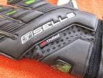 Luva de goleiro warbygk