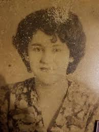 This is the McCreary family that I have talked about for my  Great-Grandmother, Bettie Payton and a picture of their home.