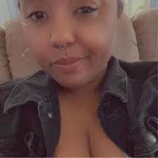 Kara Weigand's Instagram, Twitter & Facebook