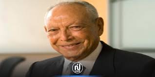 حصل على بكالوريوس هندسة من جامعة القاهرة. Rasvgzex Tlpmm