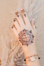 New Gol Tikki Mehndi Design New Style Gol Tikki Mehndi Designs Easy Mehndi Designs Simple Henna Alex And Ani Charm Bracelet