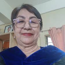 A young guy made a wooden statue of his mom and dad let's appreciate it 👍