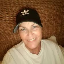 Soak it up. Love spring time just to see all the beautiful flowers 💐