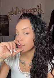 Nicole Vining's Instagram, Twitter & Facebook