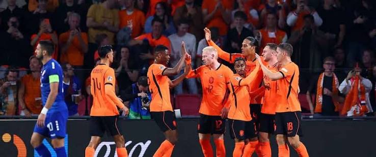 Holanda derrota a S&eacute;rvia e lidera Grupo B da Liga das Na&ccedil;&otilde;es