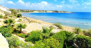 În palazu mare este disponibilă 1 unitate de cazare, iar în apropiere din 735 unități de cazare alte 734 sunt disponibile. Iulie In Cipru 170 Euro P Zbor 5 Nopti De Cazare Travelator