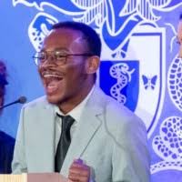 400+ profilů „Omari