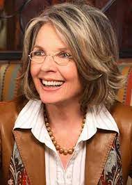 Beautiful And Modern Hairstyles For Older Women Hairstyles 2019 Mom Hairstyles Hair Styles Medium Hair Styles