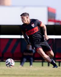 Terans deixa o Atlético-GO e volta ao Fluminense para realizar cirurgia