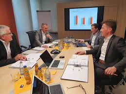 Vr bank neu ulm online banking by marcel friedman posted on april 11, 2014. Wie Das Virus Den Alltag In Den Banken Verandert Profil Magazin