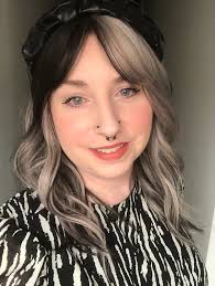 Emerald Im lovin the green . Shall have to get jade now.. Gorgeous ..wasnt  sure how she would suit me but omg love 🥰 Hair slide is also from kesh .🥰  Use